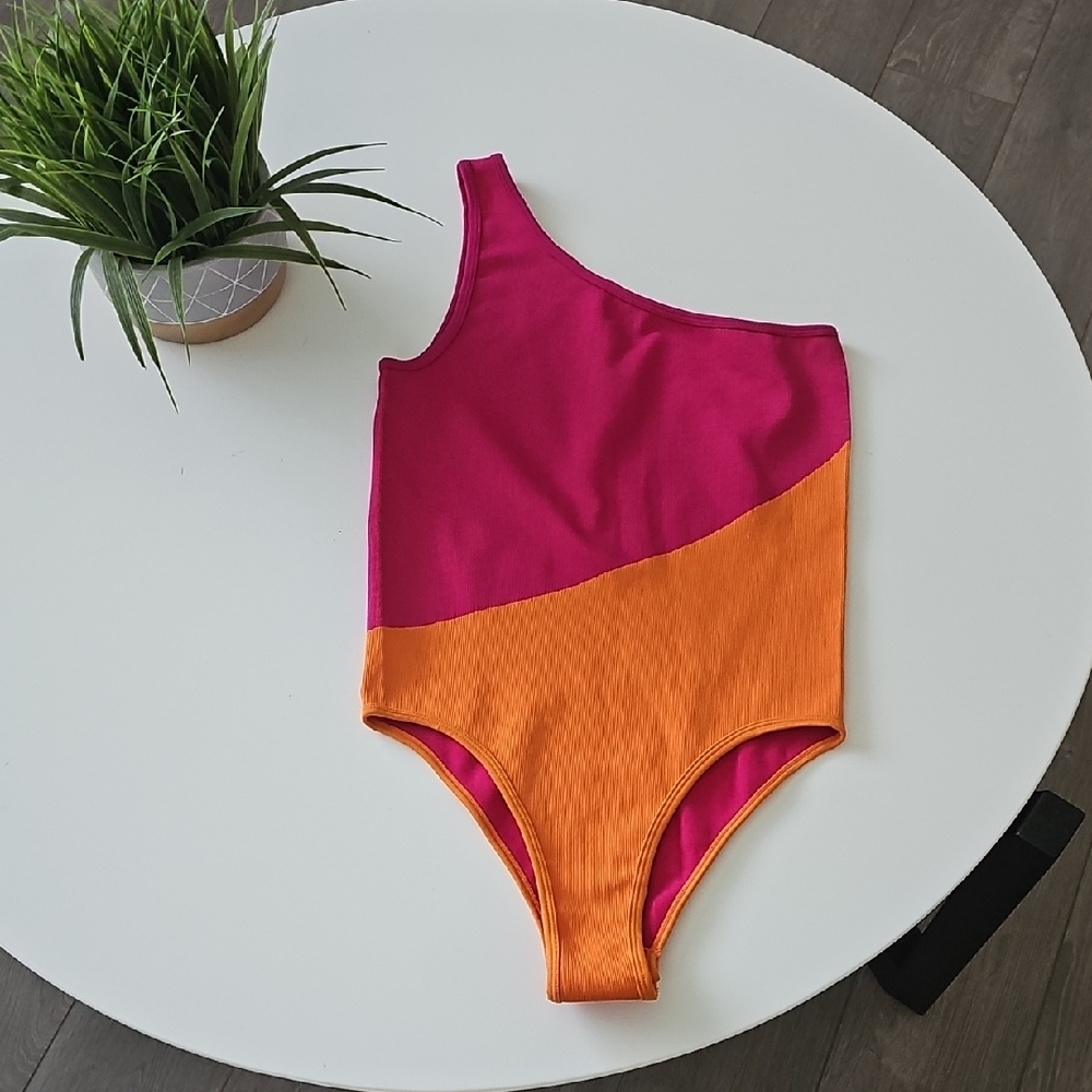NWOT Aura One-Shoulder Pink and Orange Bodysuit